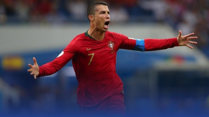 Hat-trick của Ronaldo trước Tây Ban Nha là biểu tượng của đẳng cấp và bản lĩnh.