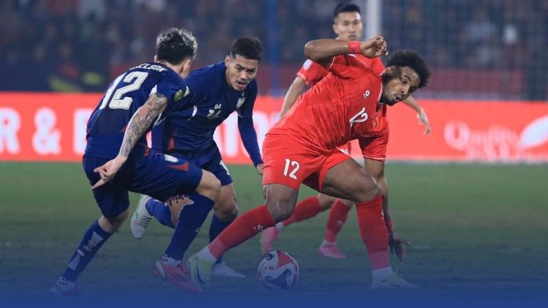 Việt Nam thắng Thái Lan 2–1 ở lượt đi, chiếm ưu thế lớn trước trận chung kết lượt về.